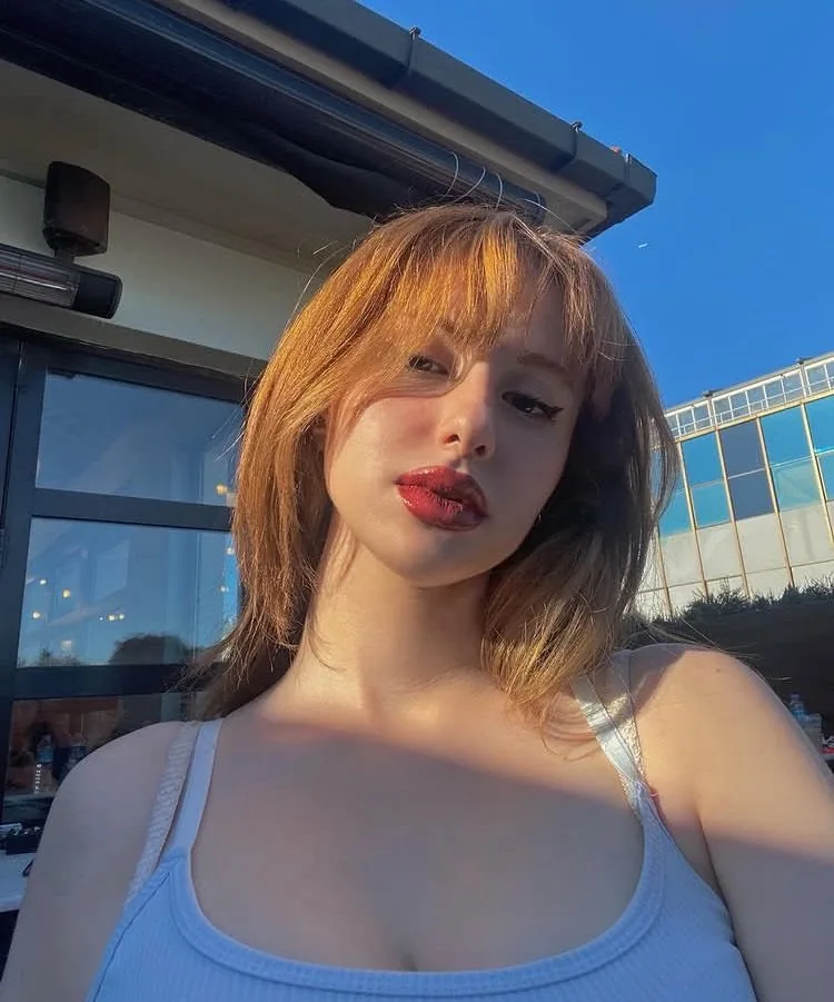 Özlem - Silivri Escort