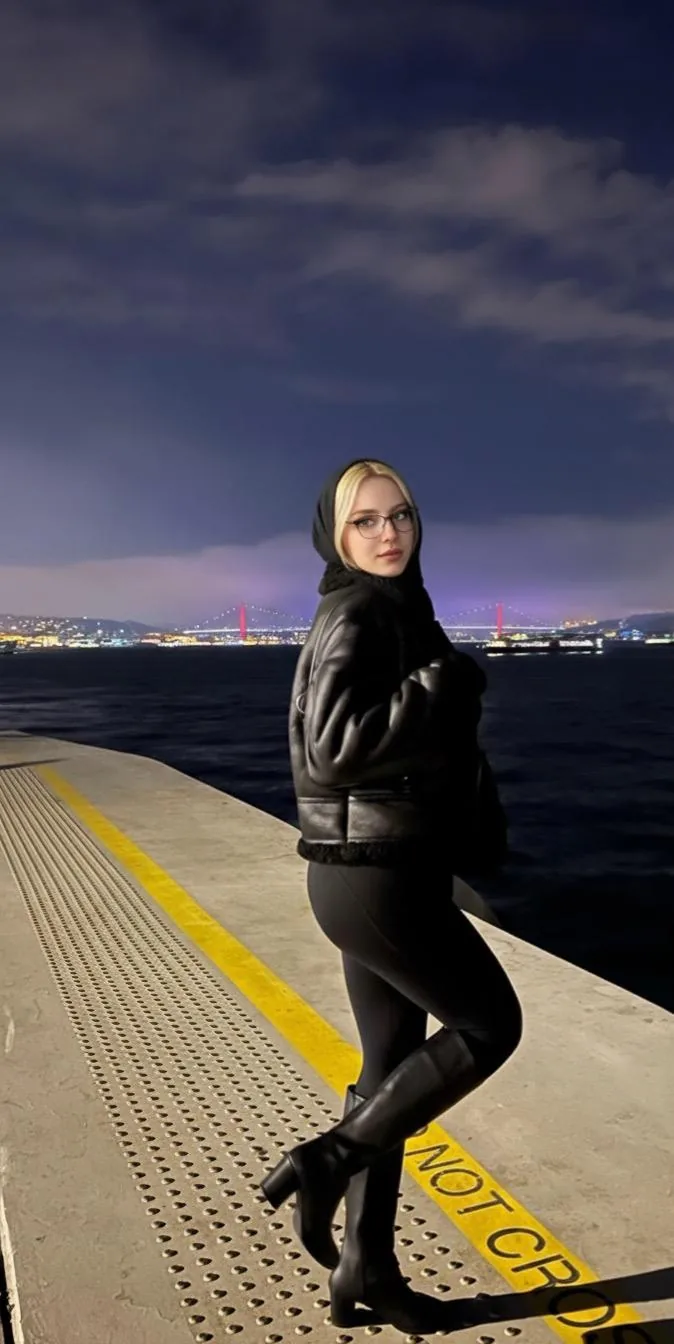 Hande - Silivri Escort